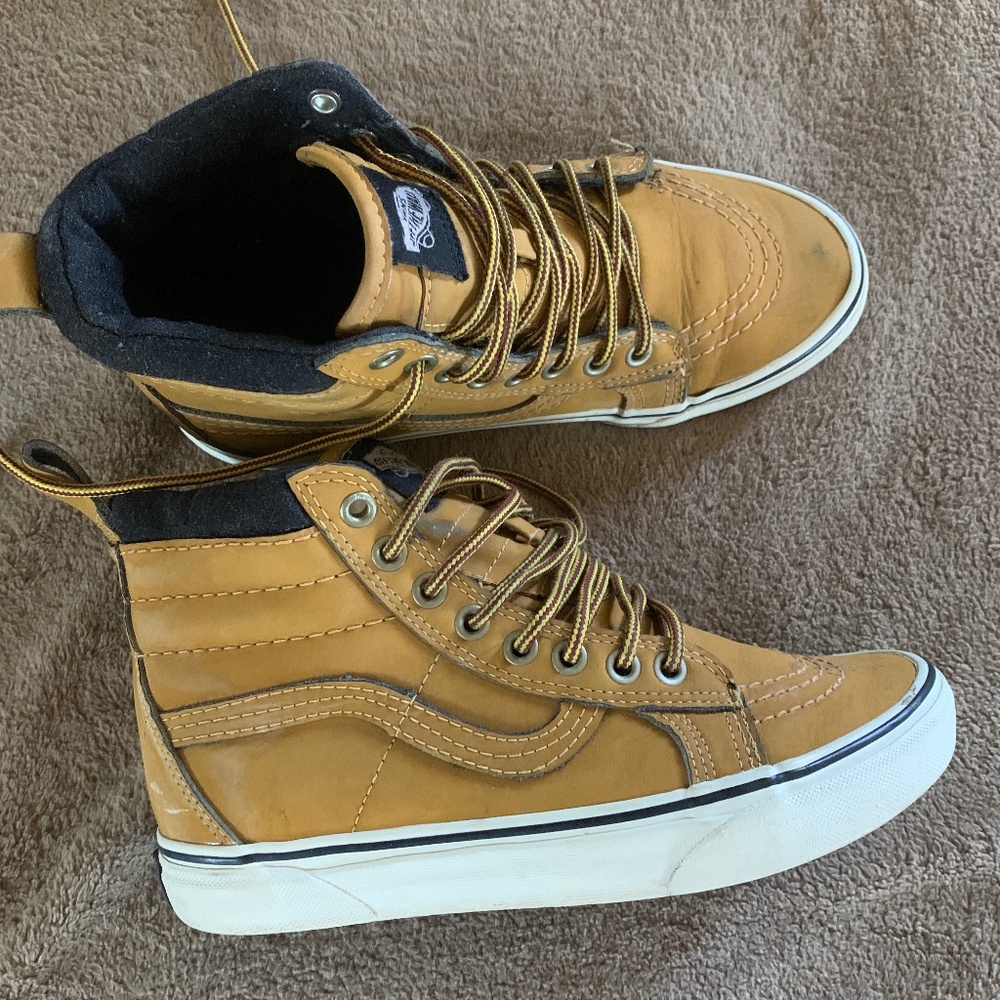 VANS Skate Sk8-Hi . Real suede.waterproof. Unisex